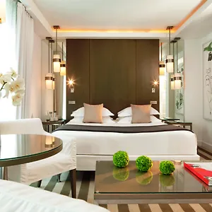 Le A Hotel